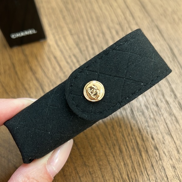 New CHANEL Le Rouge Lipstick Pouch - Picture 3 of 9